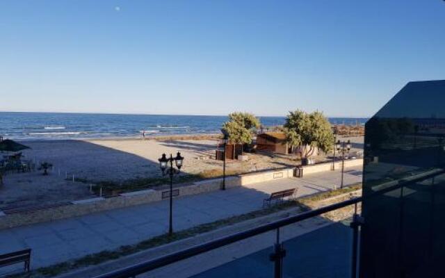 Wave 1 Promenada Apartments