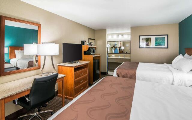 Quality Inn & Suites Near White Sands National Park