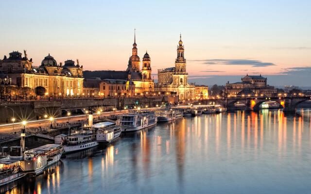 Holiday Inn Dresden - Am Zwinger by IHG