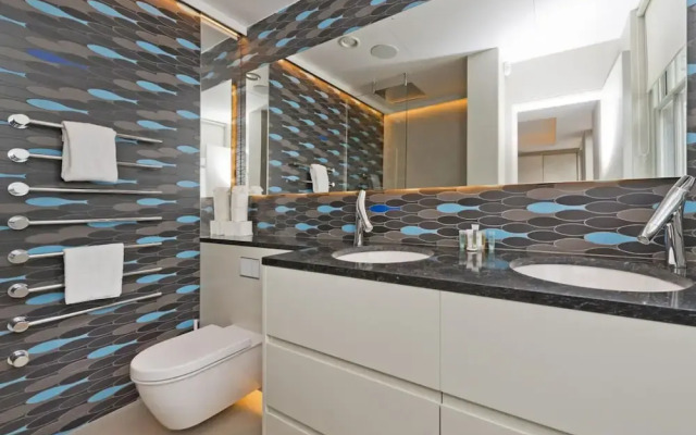 Amazing South Kensington Mews House by Underthedoormat