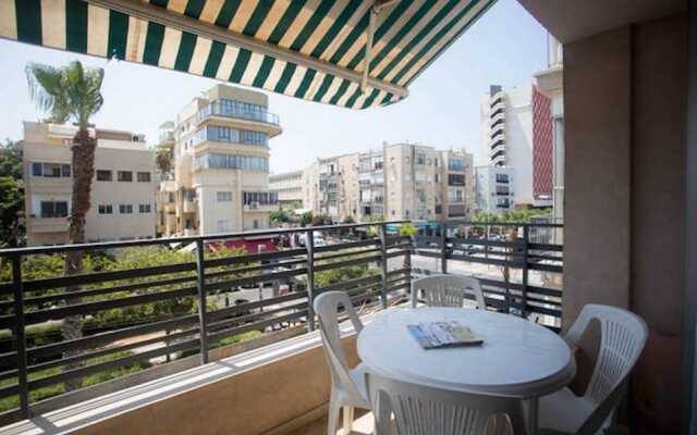Balcony & Comfort by FeelHome