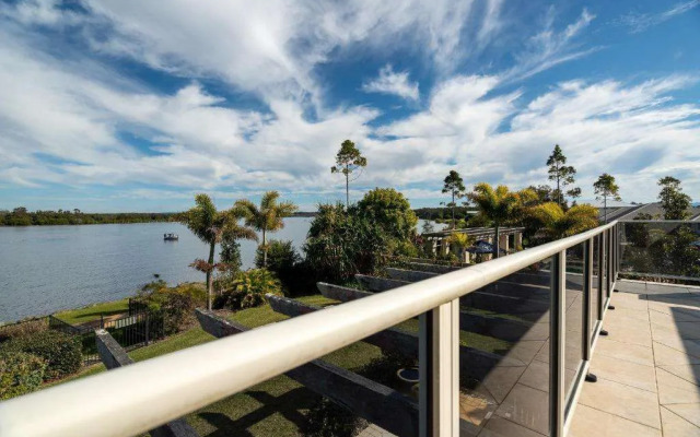 Harrington River Lodge