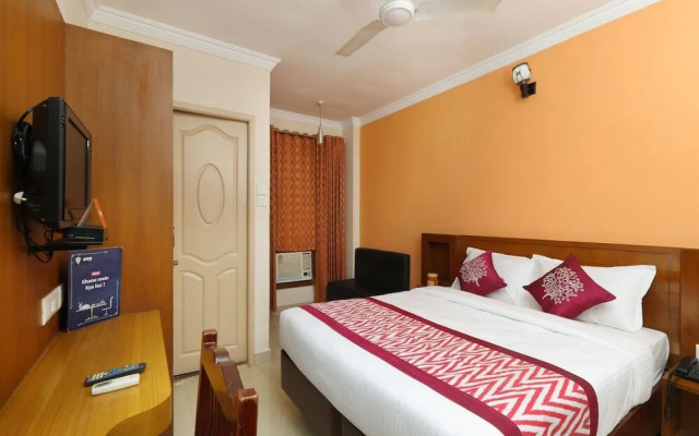 The City Manor by OYO Rooms