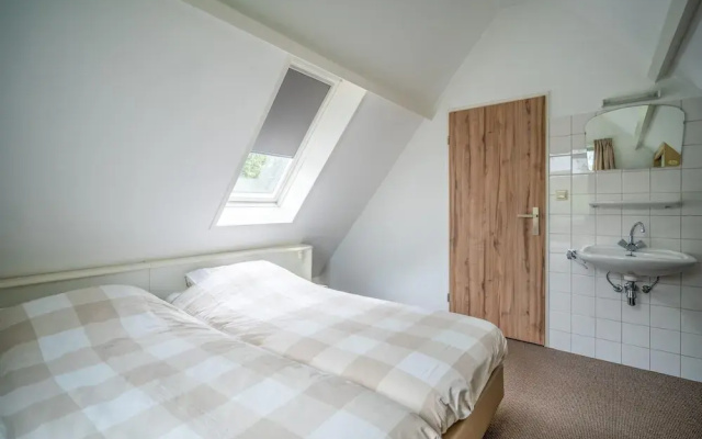 Tastefully and Modernly Furnished 5-person Bungalow