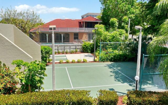 Breezy Condo With Deluxe Pool and Private Beach Access