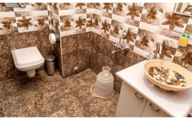 Fabhotel Seven Olives