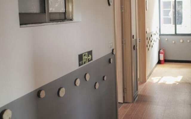 Lishui Liandu Red House Inn