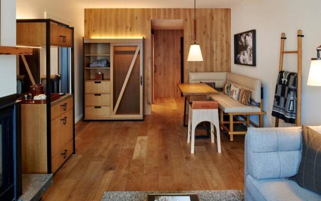 The Cloudveil, Autograph Collection