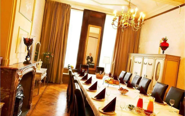 Hotel aan de Dam