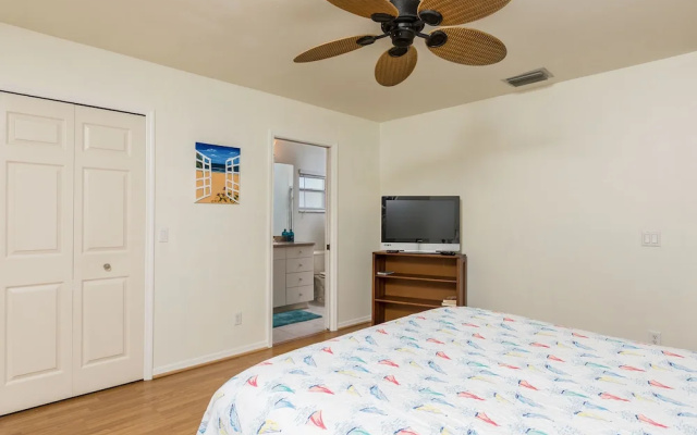 5828 SW 1st Place Home