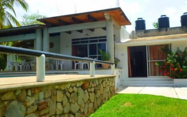 Villa Paraiso & Suites