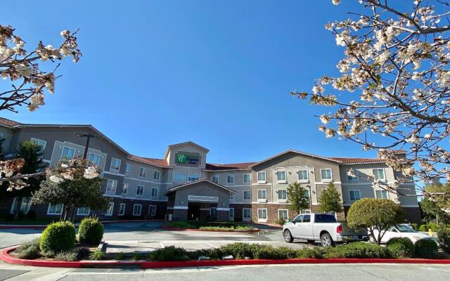 Holiday Inn Express & Suites Beaumont - Oak Valley an IHG Hotel