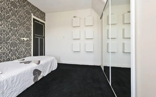 Characteristic Country House With Wellness