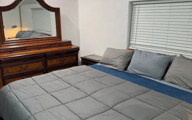 Paradise Suites Bear Den