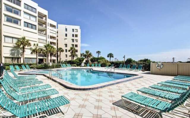 C114-amelia-surf-and-racquet