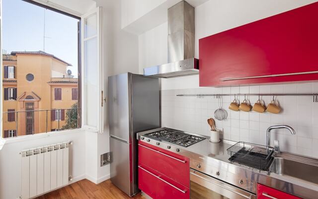 Auditorium Luxury Three Bedroom Apartment