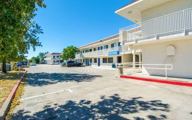 Motel 6 Redding, CA - North