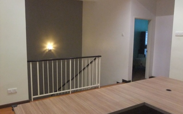 iBook 1 - Luxury Holiday Homestay