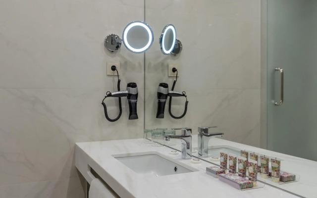 TURIM Boulevard Hotel – Adults Only