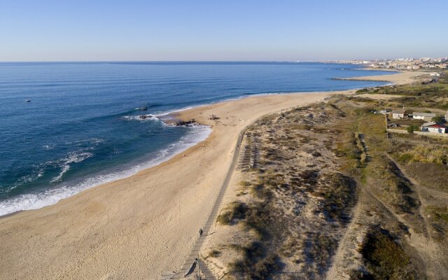 Madalena Beach Apartment by MP