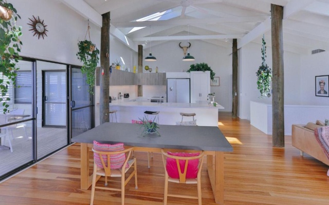 15 McAnally Drive Fabulous Family Home with Magnificent Ocean Views Pool Walk to Beach – Guest Rooms – Sunshine Beach