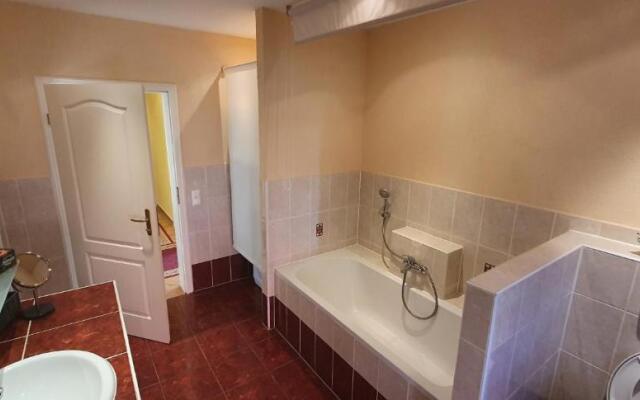 Ferienhaus Fichtenwalde, 160qm, 3SZ, 2BD, Küche, VDSL