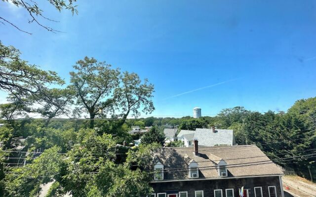 Inn at Gifford House