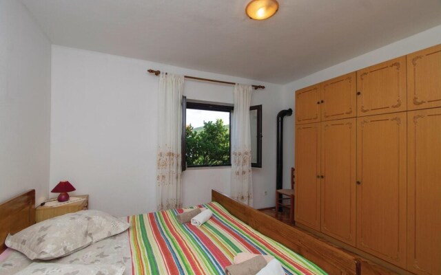 Awesome Home in Racisce With Wifi and 4 Bedrooms