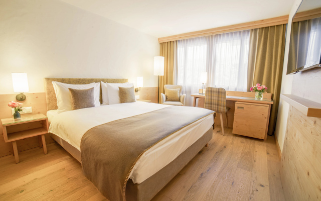 Gstaaderhof – Active & Relax Hotel – Guest Rooms – Gstaad
