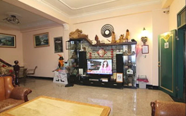 Four Seasons Duke Hostel