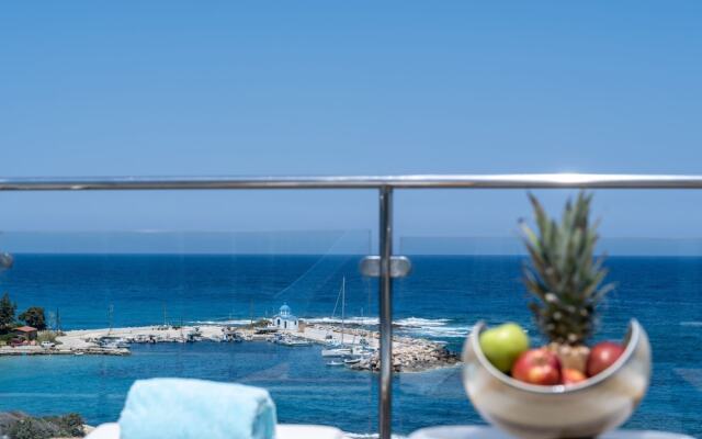 Icarus Luxury Beachfront Villa