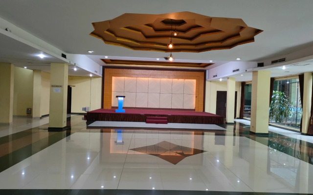Raz Hotel & Convention