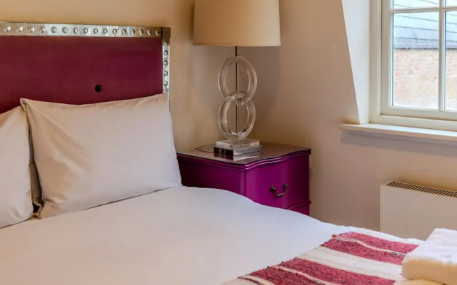 Beautiful Three Bedroom House in West London