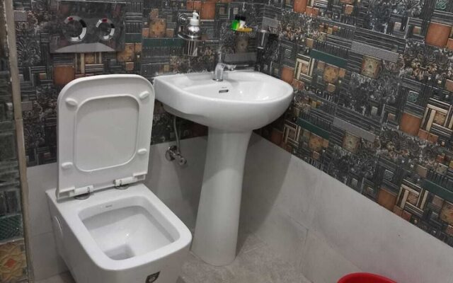 Tirath Hotel - Rishikesh - Uttrakhand