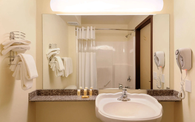 Days Inn By Wyndham Oklahoma City/Moore