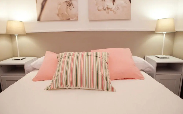 Cute & Spacious Eixample Apartment