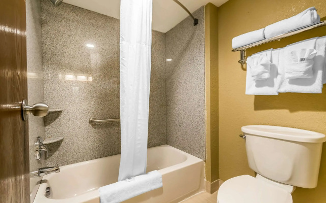 Comfort Inn & Suites