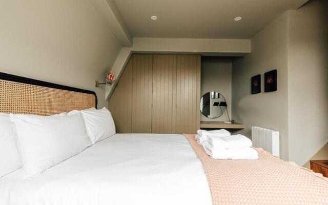 Redland Suites - Apartment 8