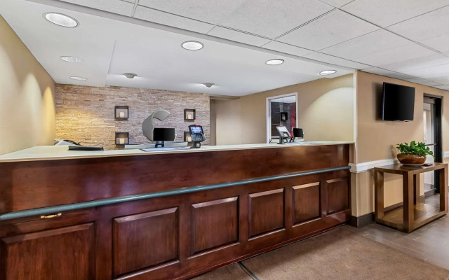 Comfort Inn & Suites Somerset - New Brunswick