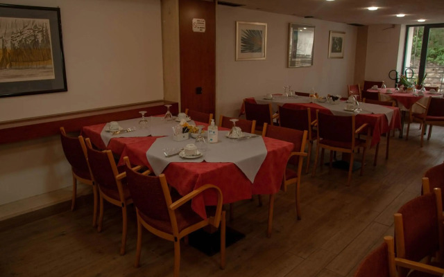 Samaras Hotel