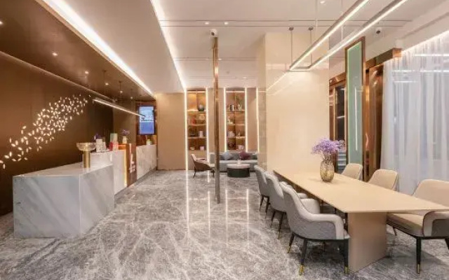 Lavande Hotel (Kunming Railway Station Wujiaba Metro Station)