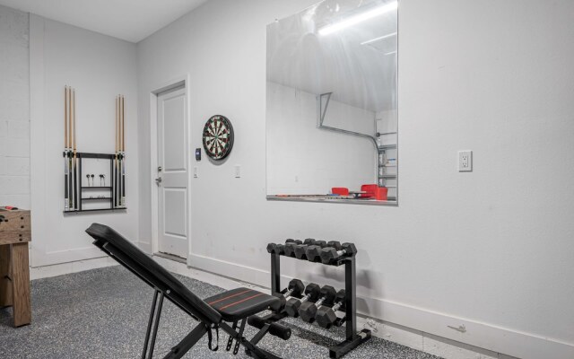 New-6br Discovilla- Sleeps16 Heated Pool & More