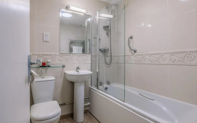 Muthu Westcliff Hotel (Near London Southend Airport)
