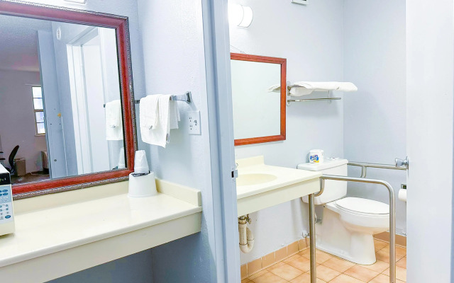 Happy Stay Inn Madisonville I-69 By OYO