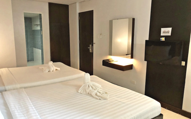 Ninong's Hotel