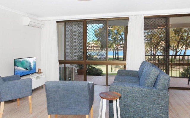 Beachport 14 - Newly Renovated 2 Bedroom Apt on Parkyn Parade with Aircon – Balcony – Mooloolaba