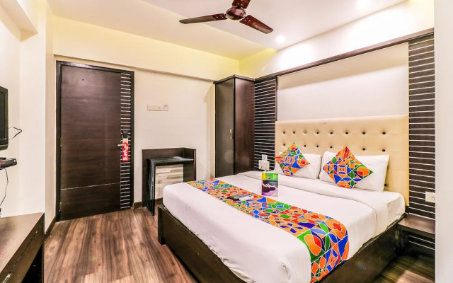 OYO 13105 Hotel Blue Diamond