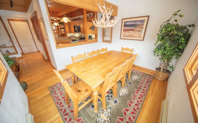 Tennis Townhomes 1326