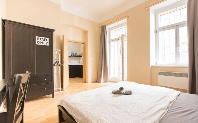 Premier Apartment near Museum