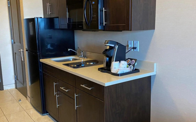 Best Western Plus Kindersley Hotel